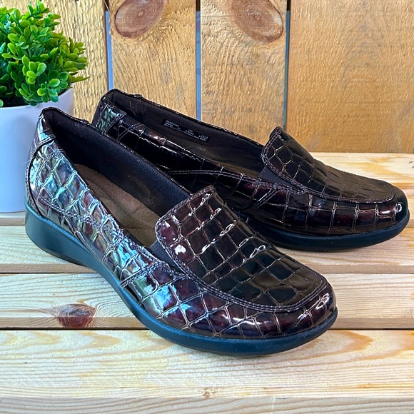 Clarks Gael Angora Croc Embossed Loafers, Size 7 - Picture 2 of 13